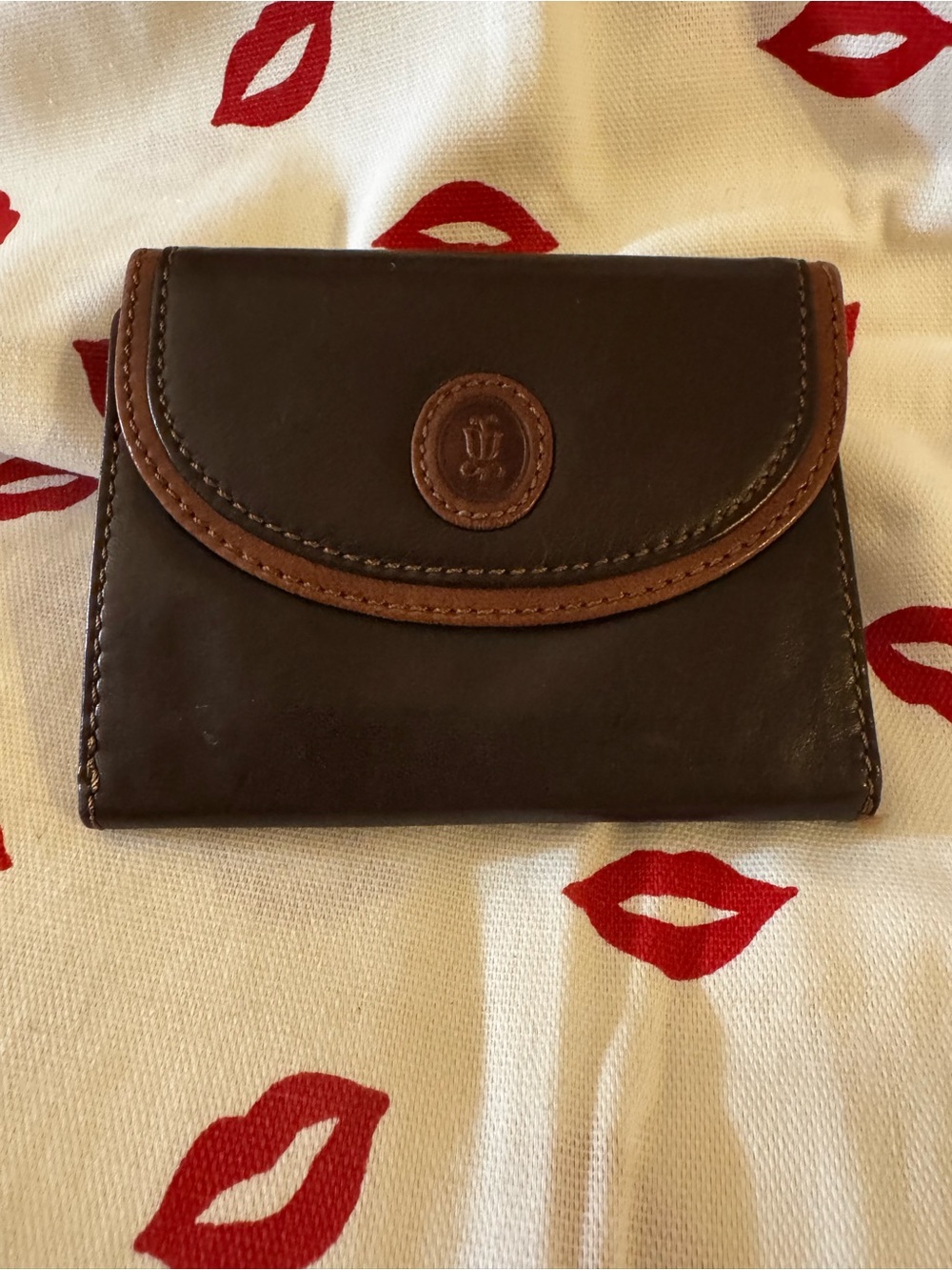 Vintage Lladro Brown Leather Card Wallet with Dark Trim and kiss lock coin